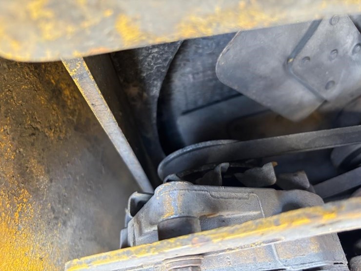 caterpillar-t40b-image-29