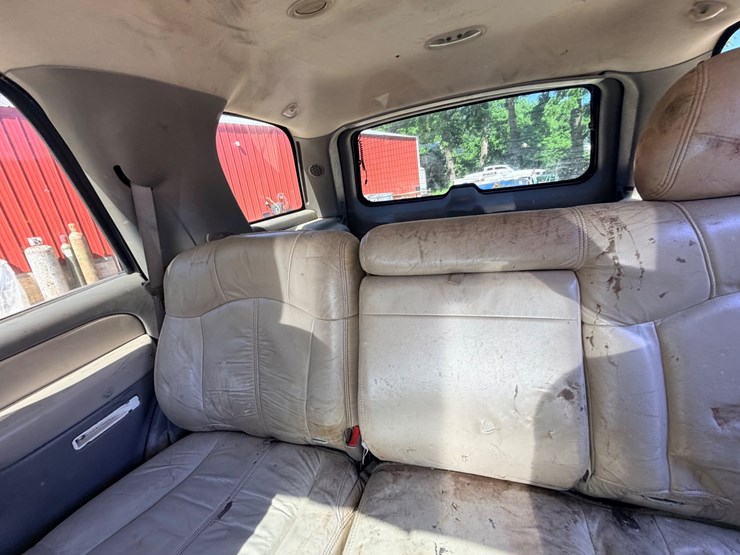 2002-chevrolet-tahoe-image-83