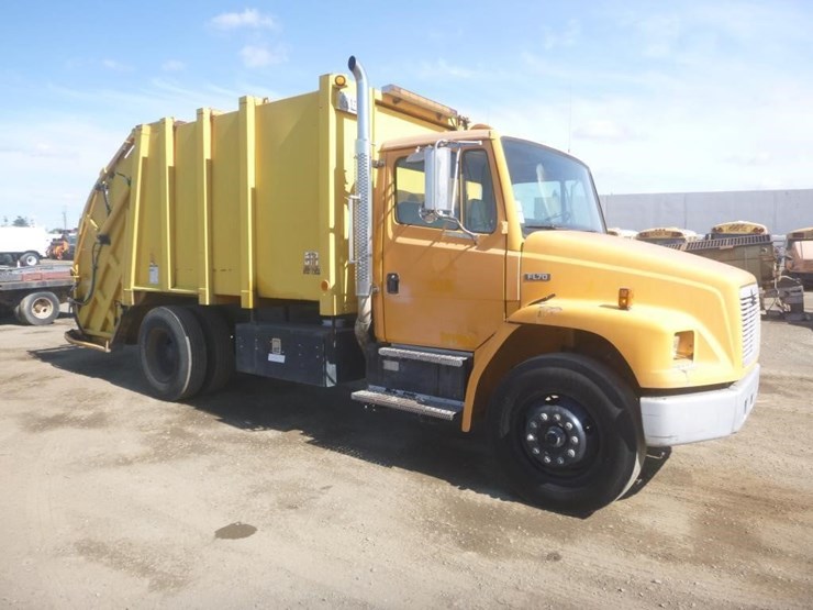 1996-freightliner-fl70-image-2