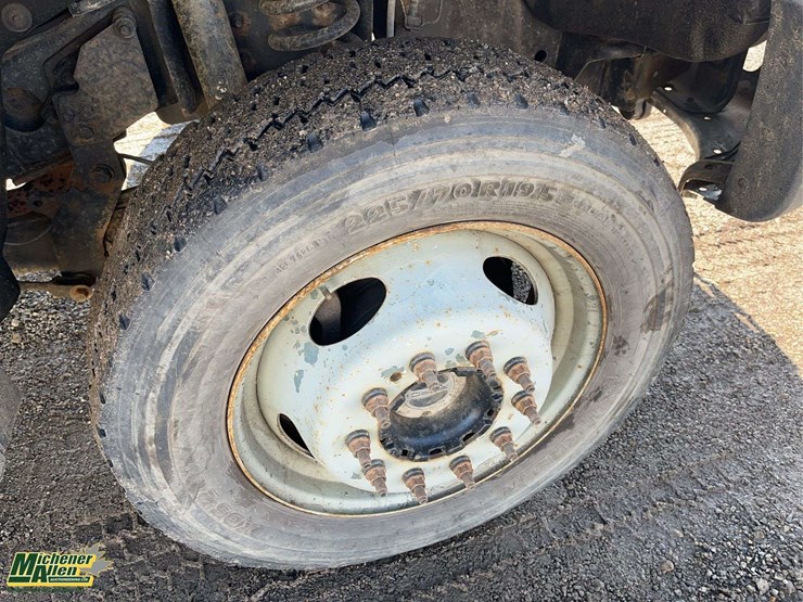 2015-ford-f550-image-12