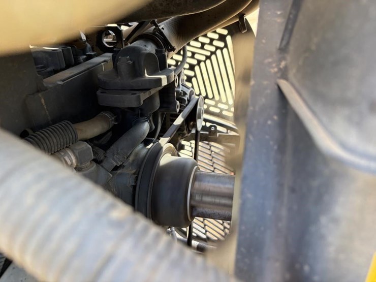 2018-kubota-m5-111d-image-46