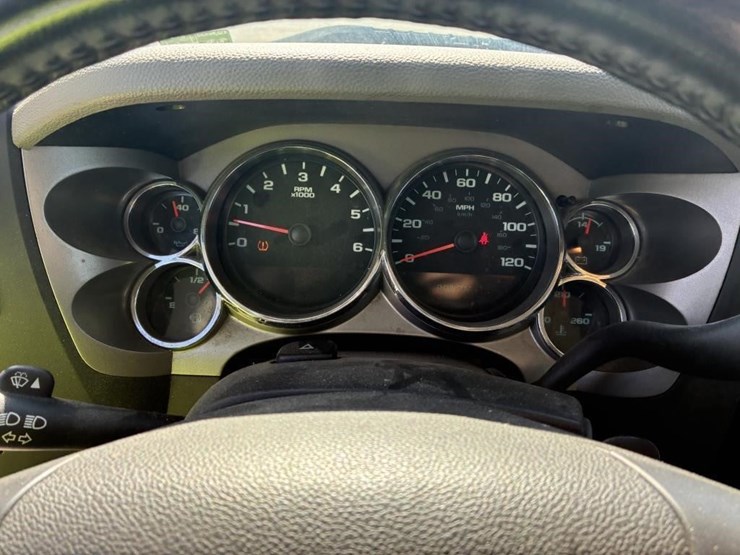 2012-gmc-2500hd-image-17
