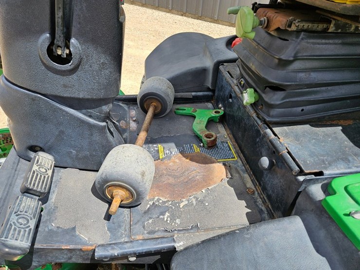 john-deere-3245c-image-11