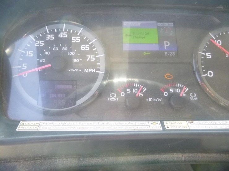 2015-hino-268-image-36