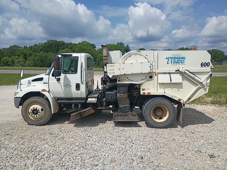 2015-international-durastar-4300-image-3