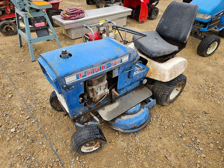 ford-tractor-image-1