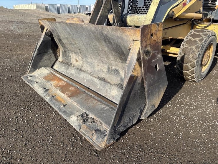 2010-deere-210lj-image-10
