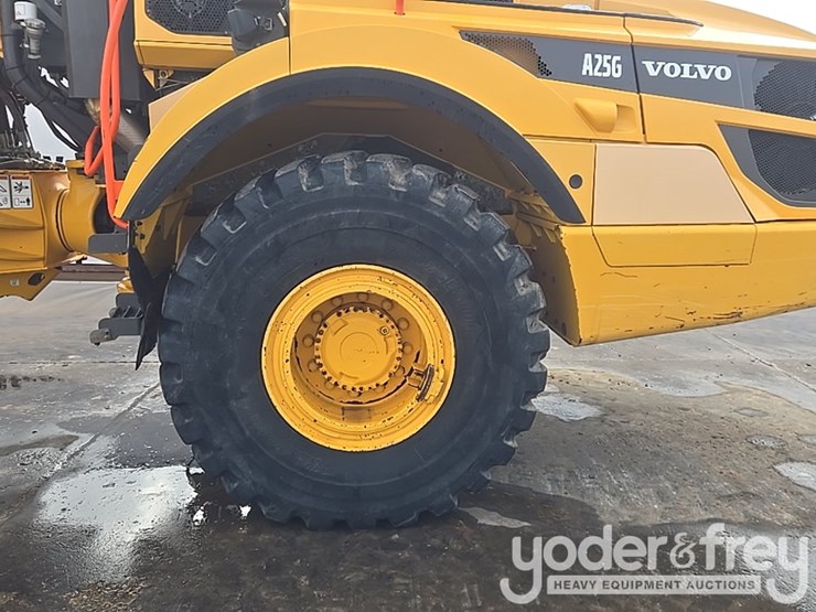 2023-volvo-a25g-image-12