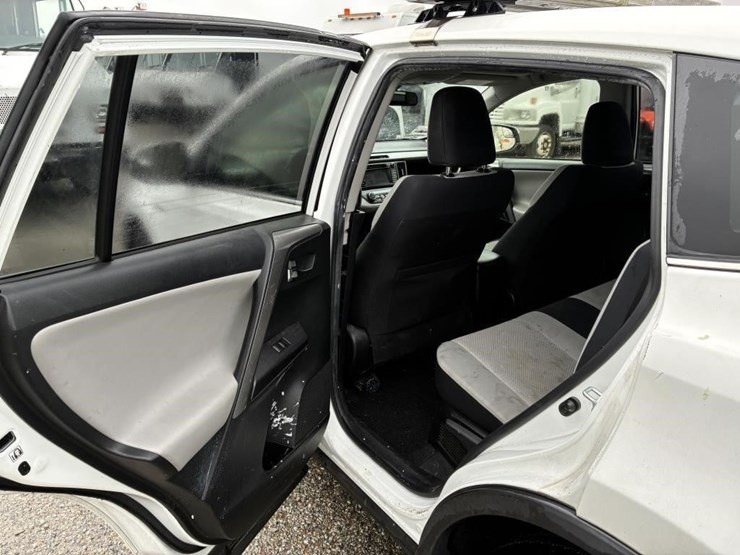 2018-toyota-rav4-image-13