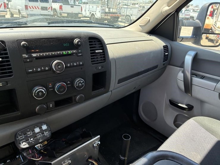 2012-gmc-2500hd-image-19