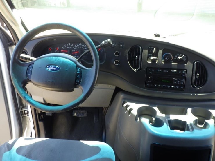 2008-ford-econoline-350-image-8