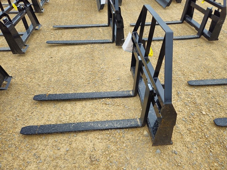 #5138-•-2026-mower-king-sa-48"-pallet-fork-image-2