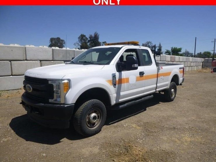 2017-ford-f350-image-1