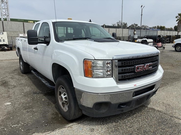 2012-gmc-2500hd-image-2