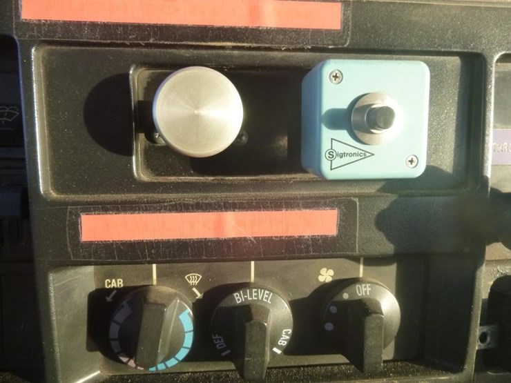 1990-international-4900-image-15