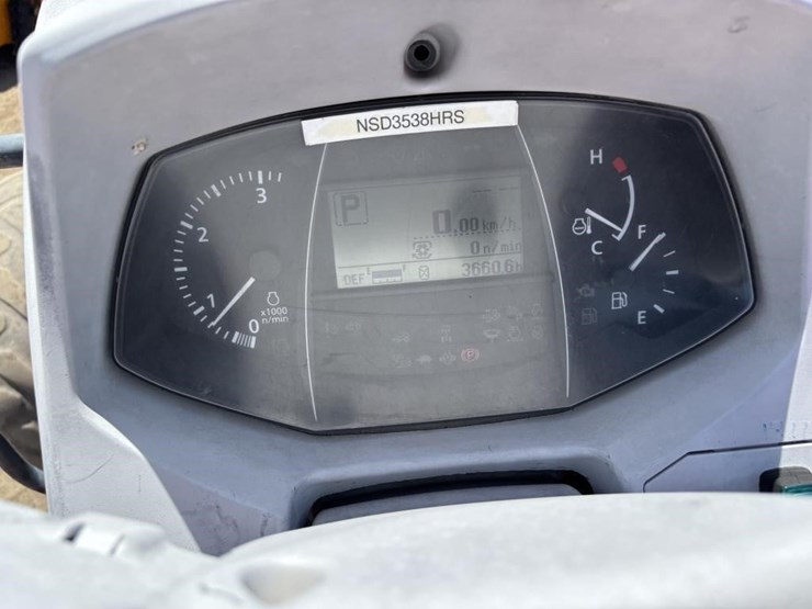 2018-kubota-m5-111d-image-24