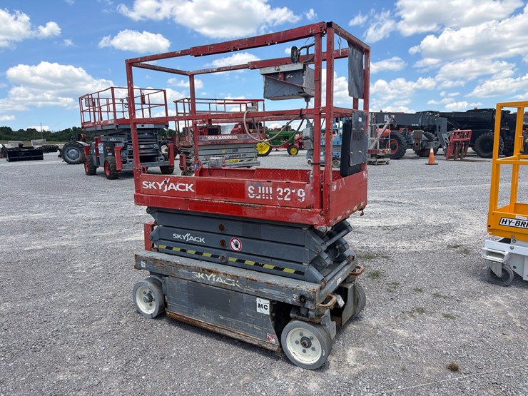 2015-skyjack-sjiii3219-image-1