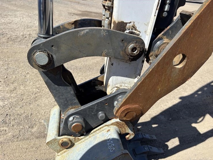 2017-bobcat-e50-image-16