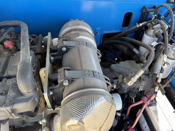 2019-genie-gth844-image-52