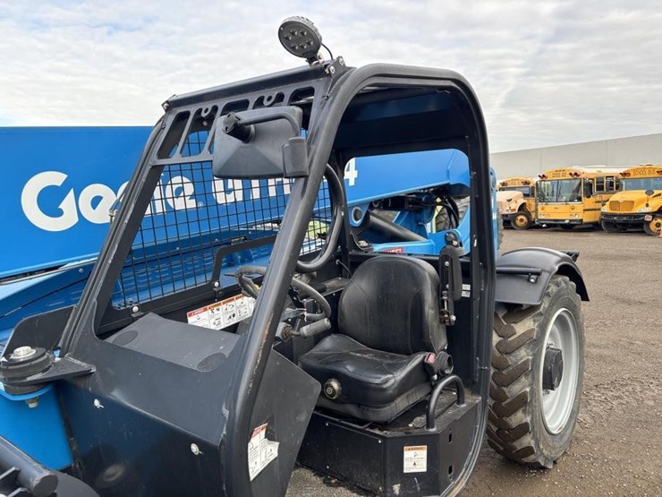 2019-genie-gth844-image-23