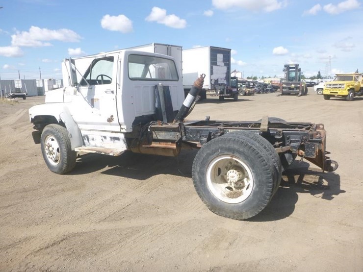 2009-ford-f800-image-4