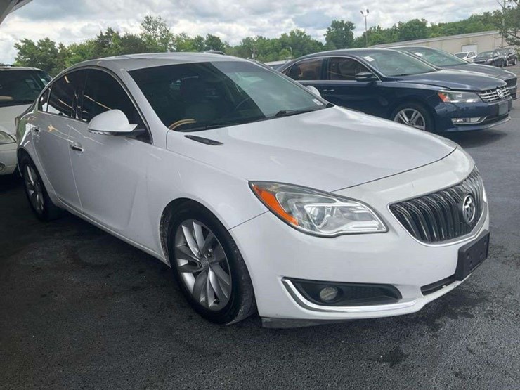 2014-buick-regal-4-dr-sedan,-image-1