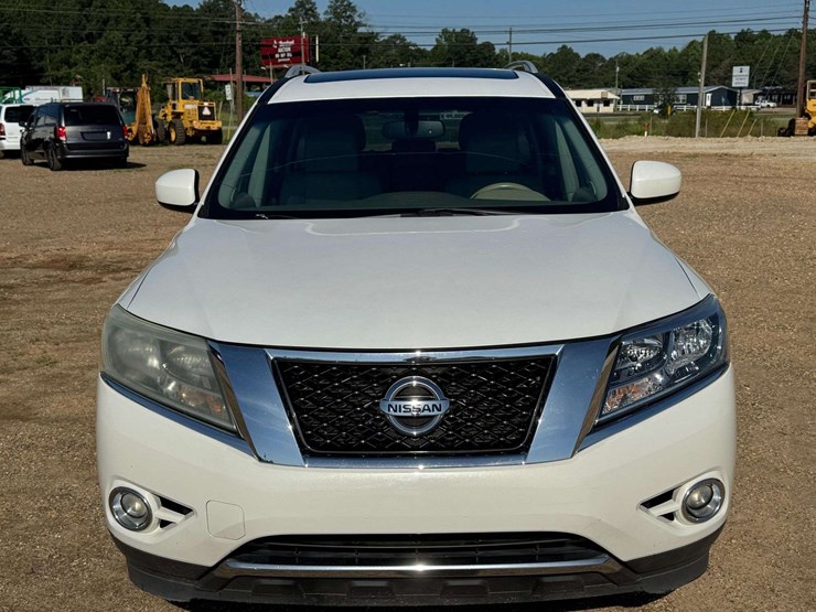 2014-nissan-pathfinder-sl-image-5