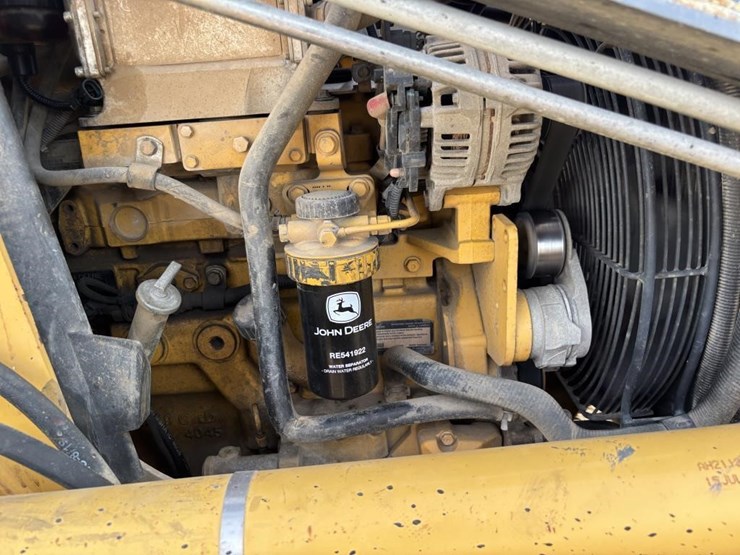2010-deere-210lj-image-50