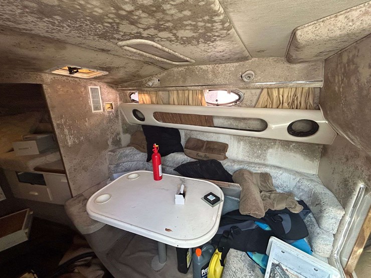 sea-ray-290-sundancer-cuddy-cabin-boat-image-14