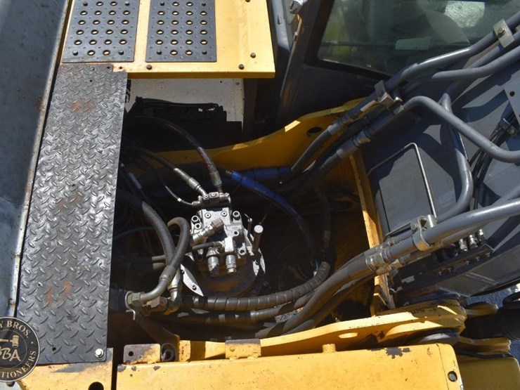 2010-deere-350d-lc-image-49