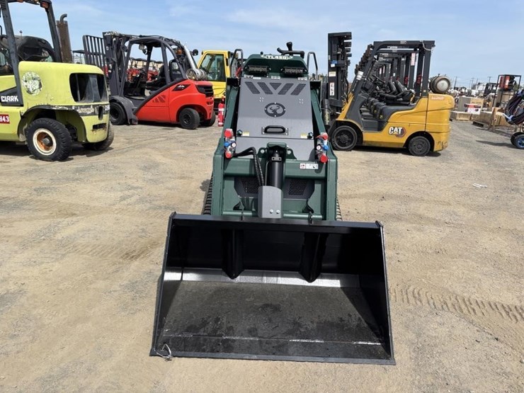 2026-kubota-d1703-image-6