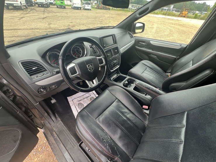 2018-dodge-grand-caravan-gt-image-11