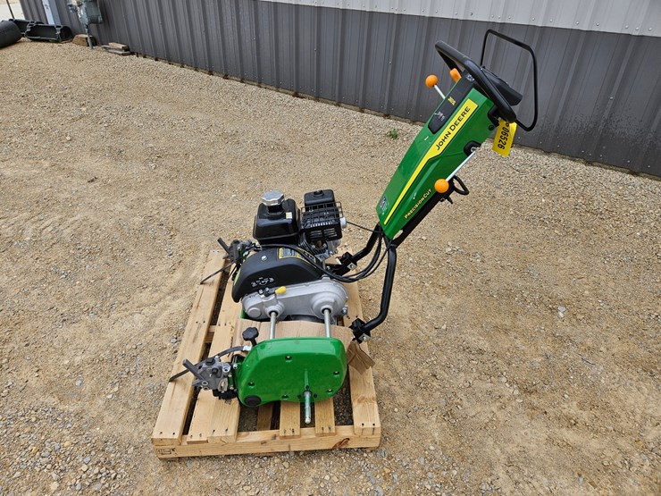 2026-john-deere-260sl-image-2
