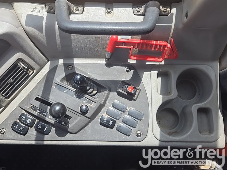 2022-volvo-a25g-image-50