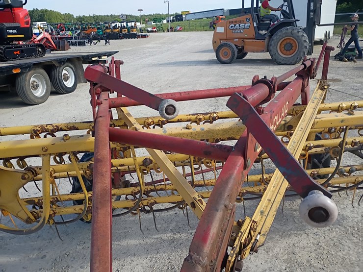 new-holland-256-image-11