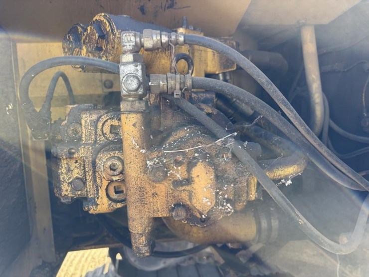 komatsu-pc200-l-image-47