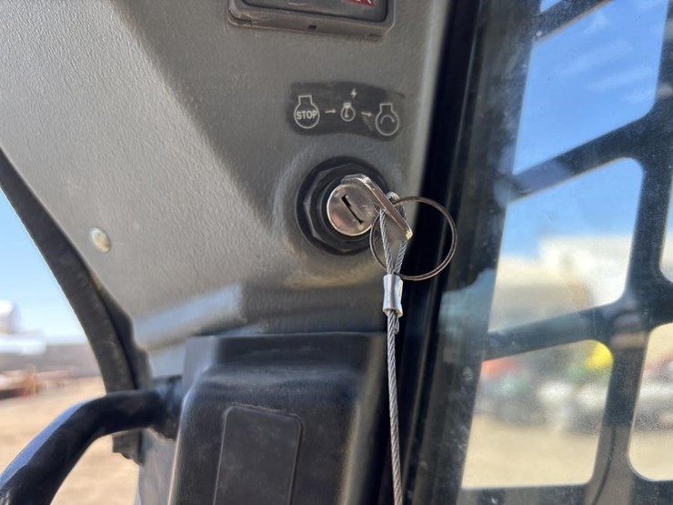 2018-yanmar-s220r-image-32