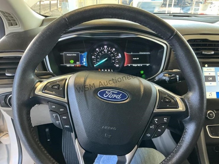 2018-ford-fusion-energi-sdn-image-16