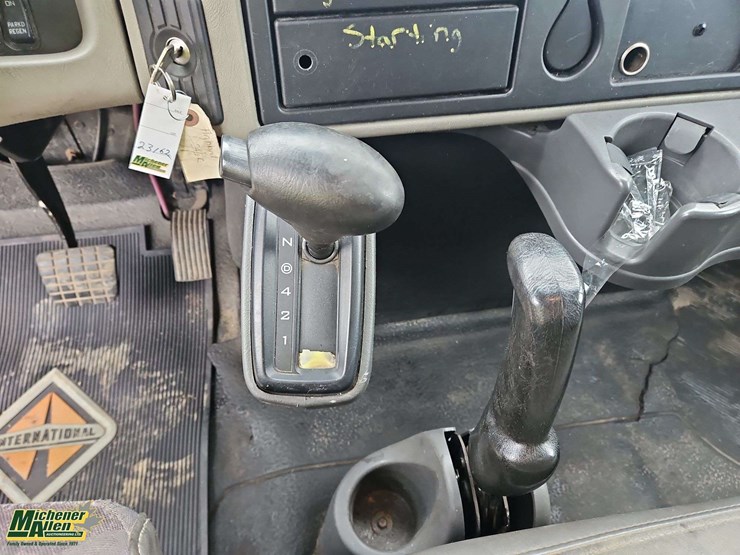 2011-international-durastar-4300-image-19