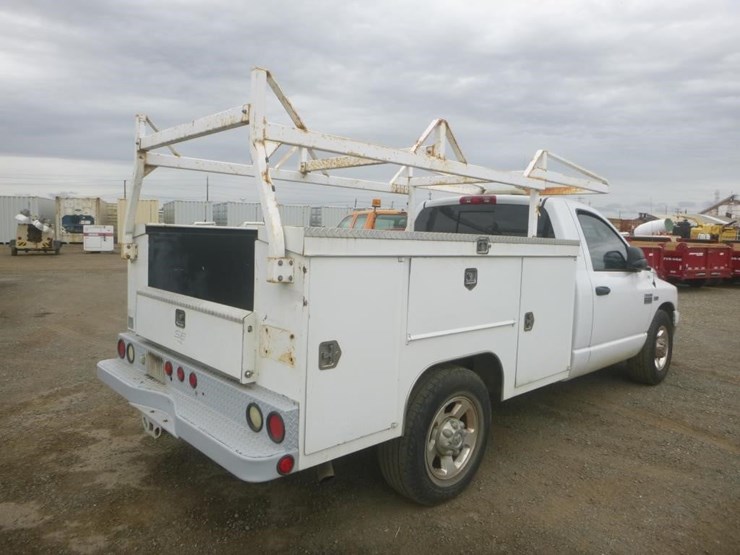 2008-dodge-2500-image-3