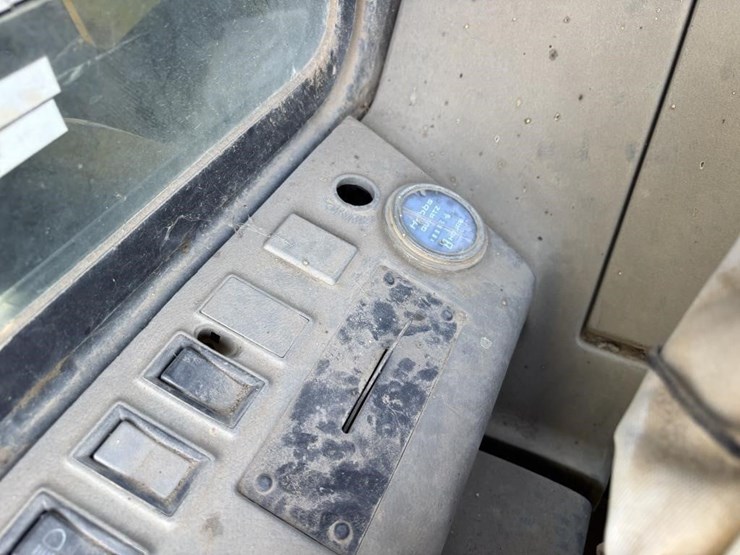 komatsu-pc200-l-image-34