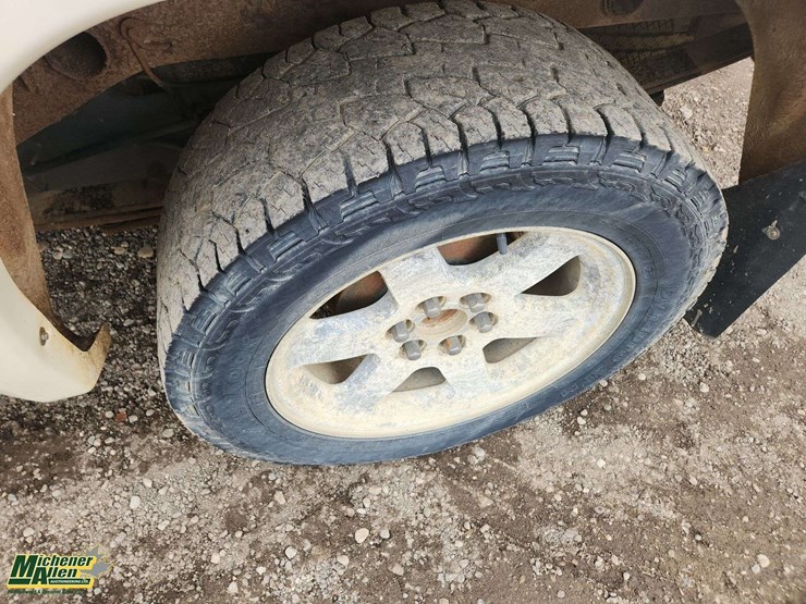2012-gmc-sierra-1500-slt-image-12