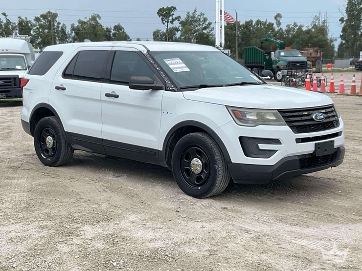 2017-ford-explorer-image-2