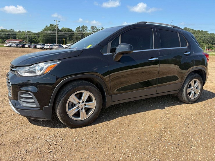 2019-chevrolet-trax-4-door-suv-(131,255-miles)-image-1