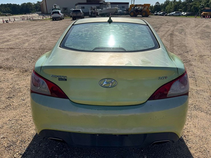 2010-hyundai-genesis-2.0l-turbo-coupe---131,967-miles-image-6
