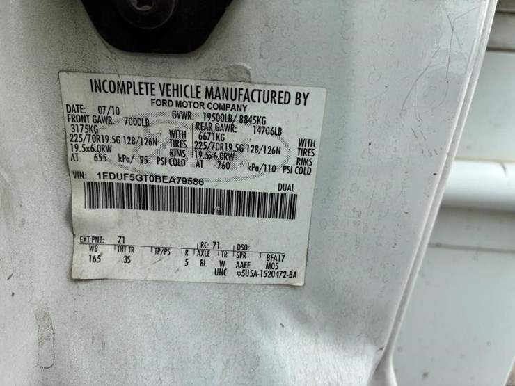 2011-ford-f550-image-24
