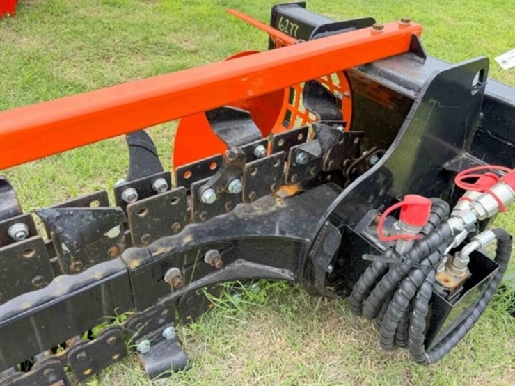 d39-skid-steer-trencher-image-5