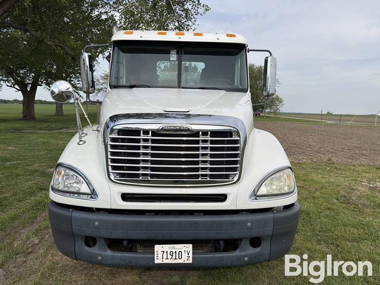 2007-freightliner-columbia-120-t/a-day-cab-truck-tractor-image-2