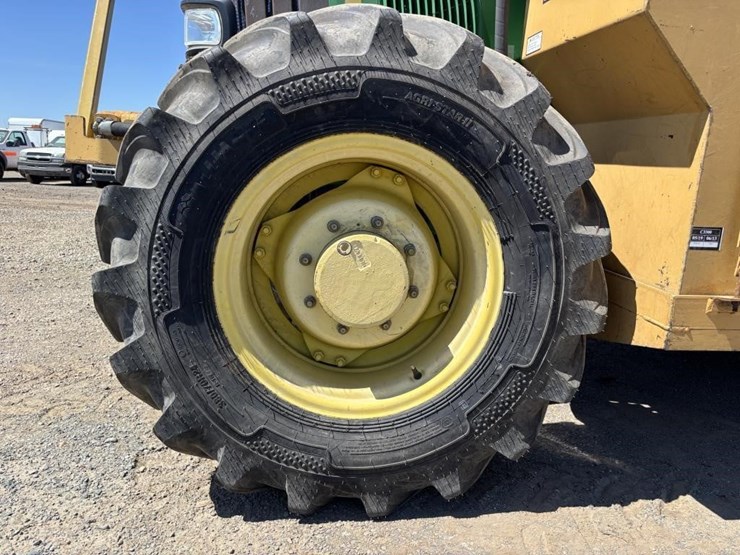 john-deere-6420-image-25