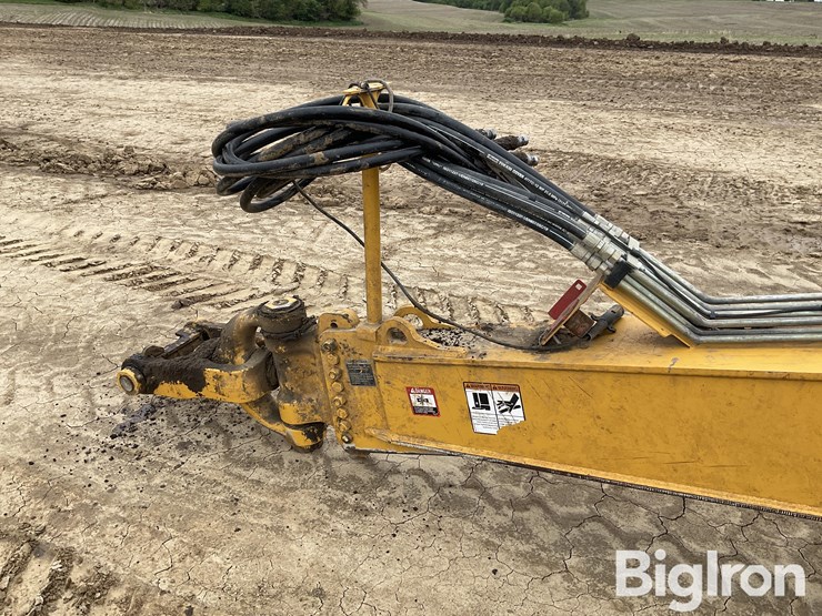 2020-deere-2412e-image-9
